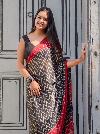 Vasthrlay Printed Saree in Classic with refined georgette ethnic appeal