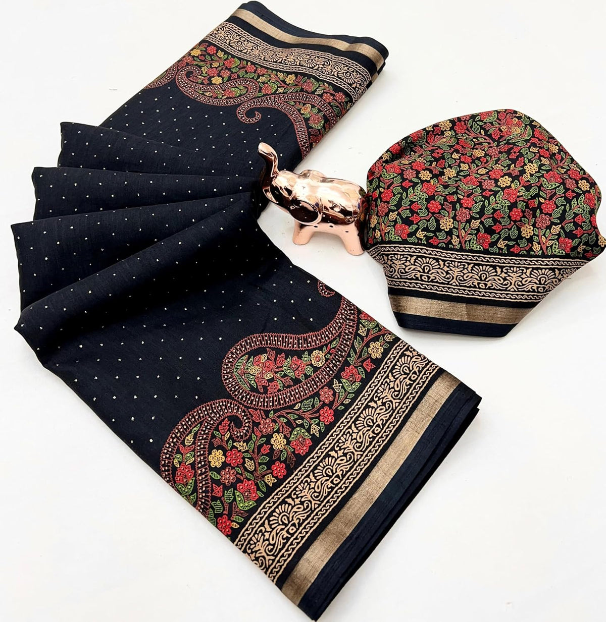 Vasthrlay Ethnic Classic Saree with decorative Print design