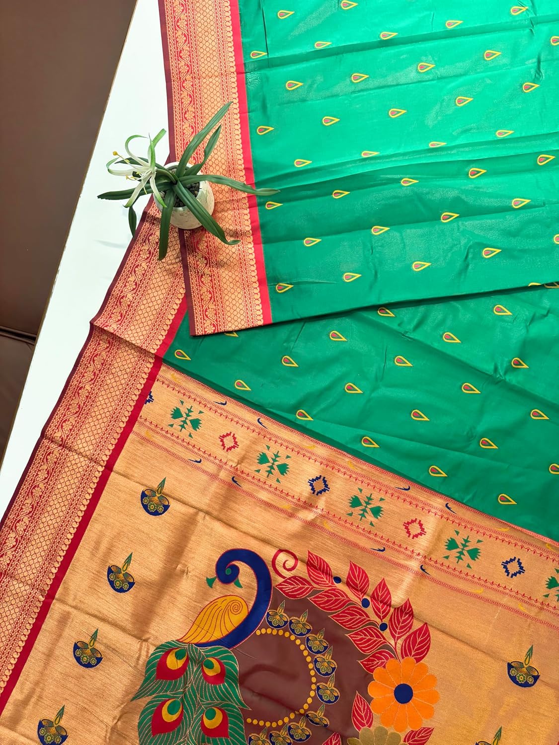 Vasthrlay Classic Traditional Saree with elegant Kanjivaram styling