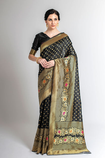 Vasthrlay Ethnic Classic Saree with decorative designer design