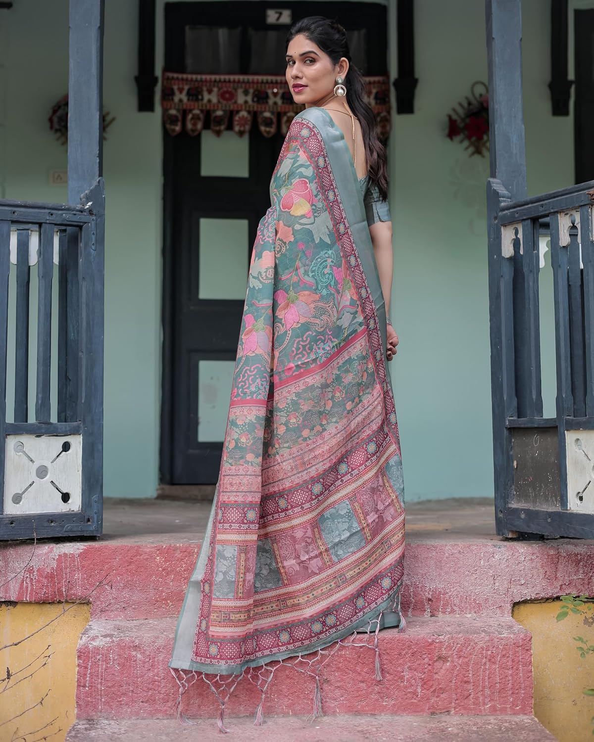 Vasthrlay Classic Traditional Saree for wedding and party wear styling