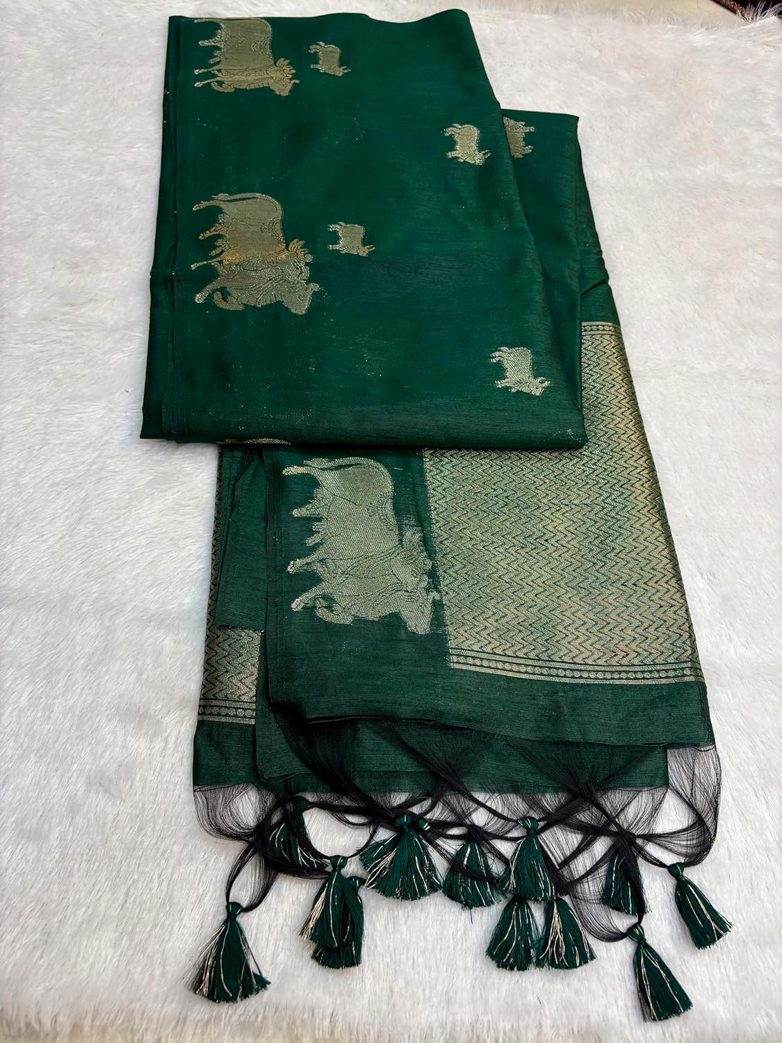 Vasthrlay Classic Traditional Saree for wedding and party wear styling