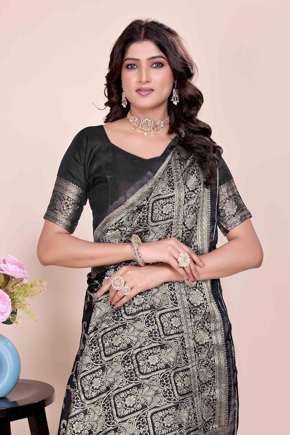 VasthrlayWedding Saree in Classic with elegant ethnic ethnic appeal