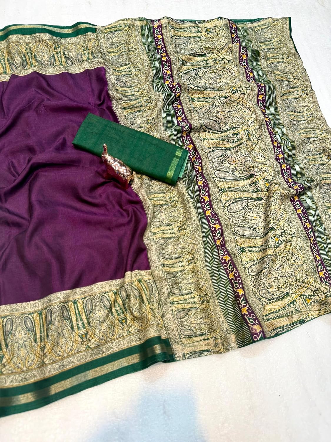 Vasthrlay Classic Printed Saree with elegant Tussar styling