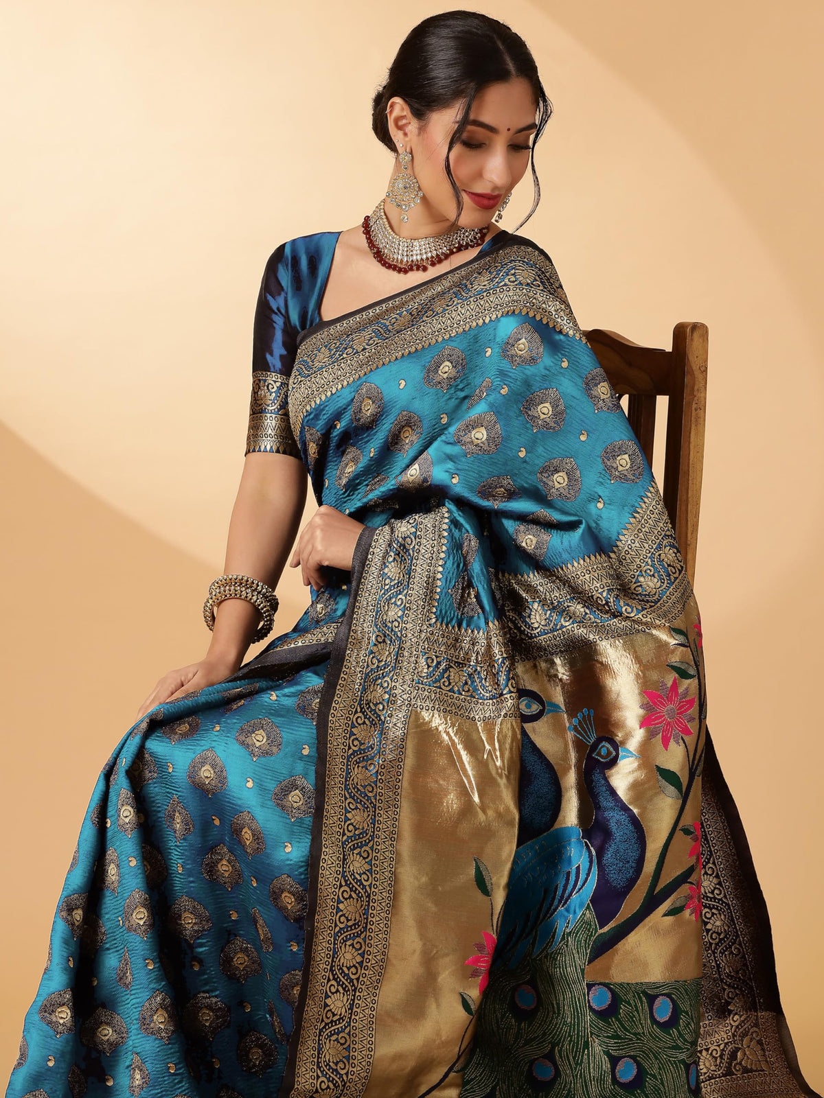 Vasthrlay Classic Traditional Saree with elegant paithani styling