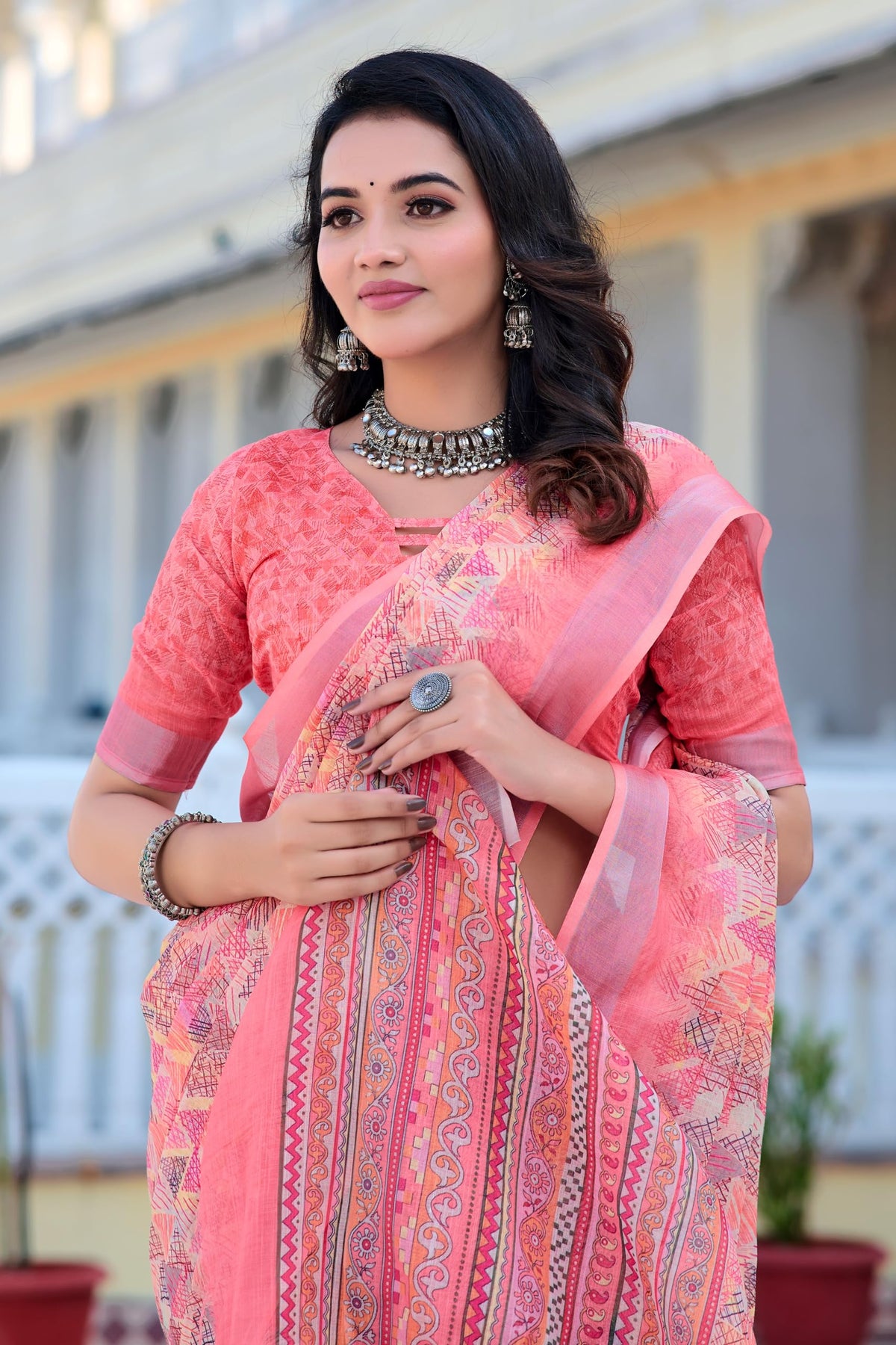 Vasthrlay Ethnic Classic Saree with decorative traditional design
