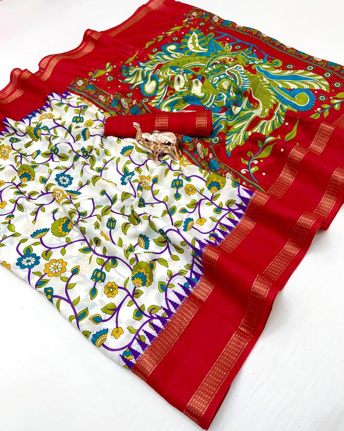Vasthrlay Classic Print Saree with elegant Tussar styling