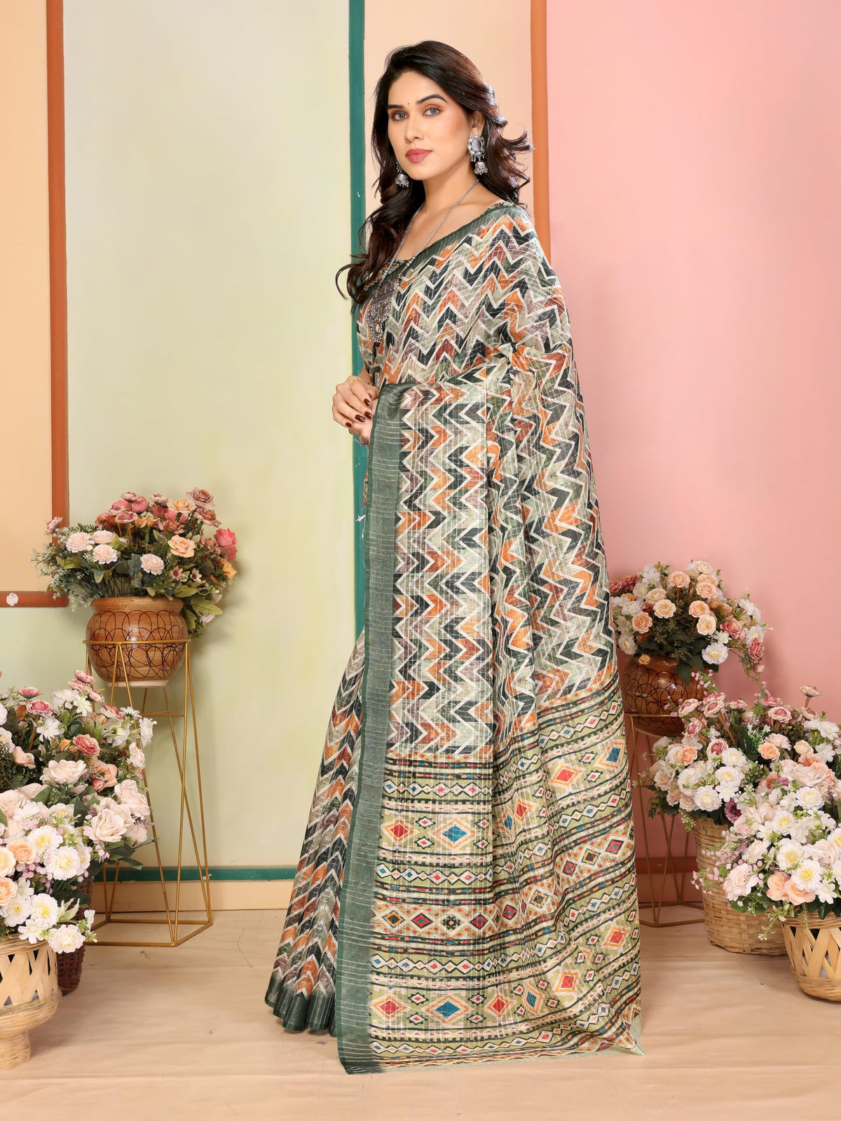 Vasthrlay Printed Saree in Classic with refined ethnic ethnic appeal