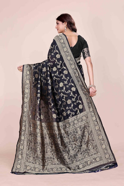 VasthrlayEthnic Classic Saree with refined wedding design