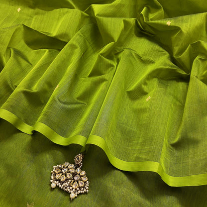 Vasthrlay Ethnic Silver Saree with decorative traditional design