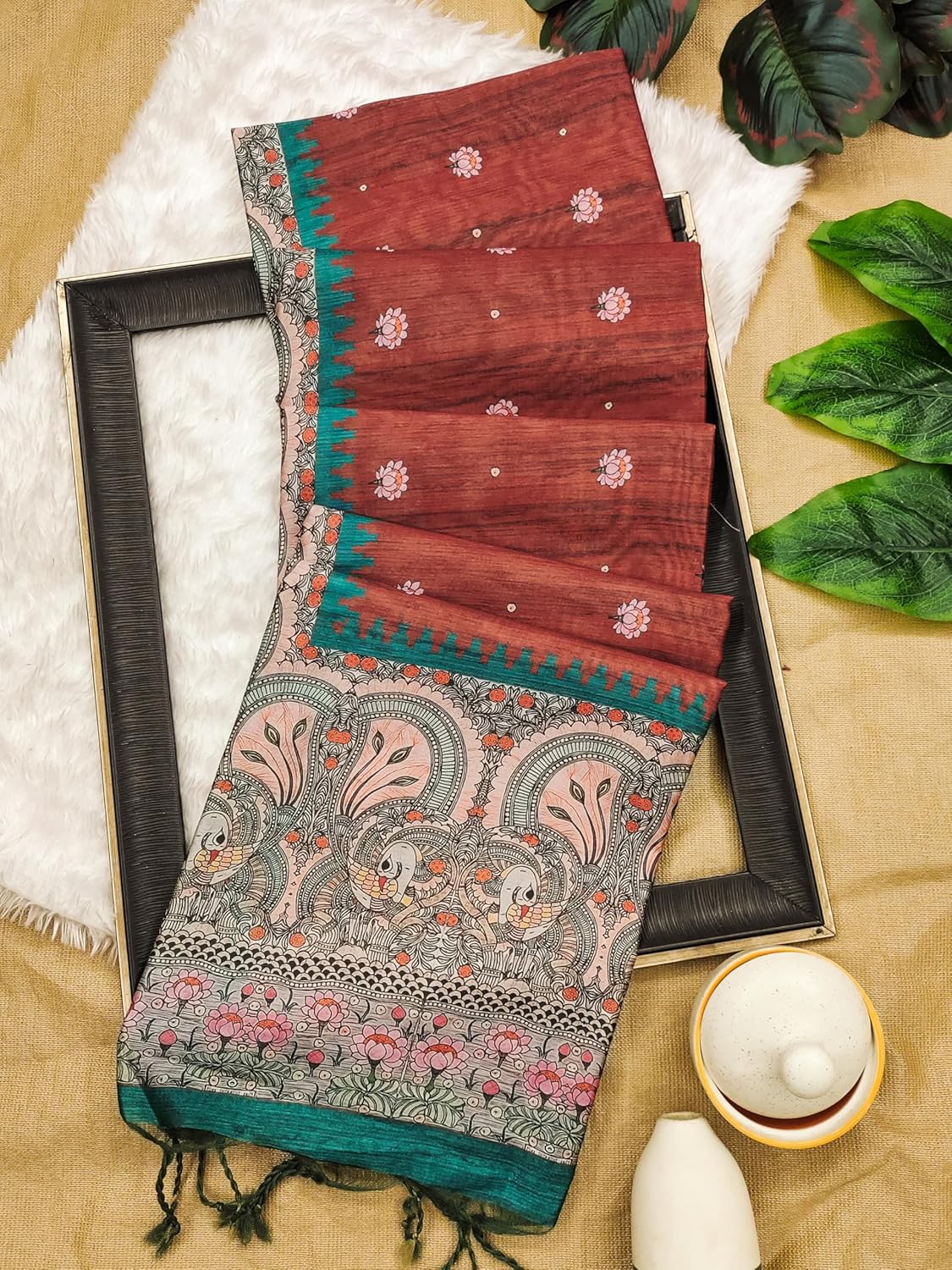 Vasthrlay Ethnic Classic Saree with decorative Kalamkari design