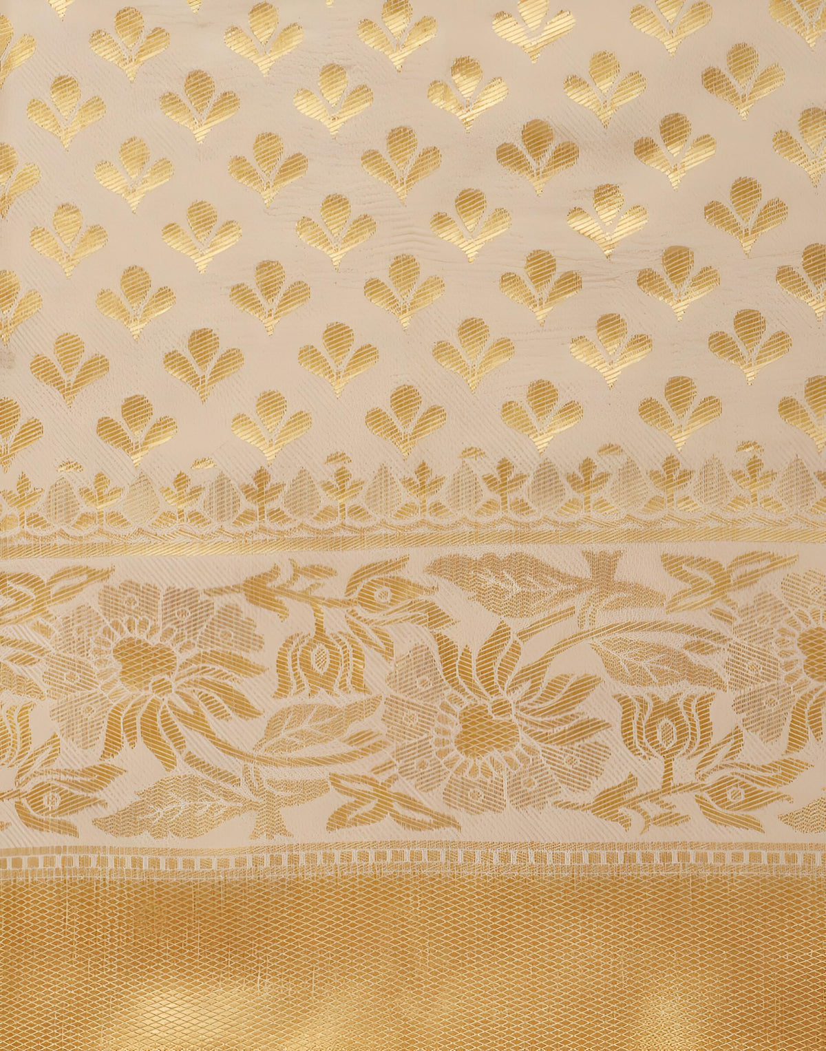 Vasthrlay Classic Traditional Saree with elegant banarasi styling