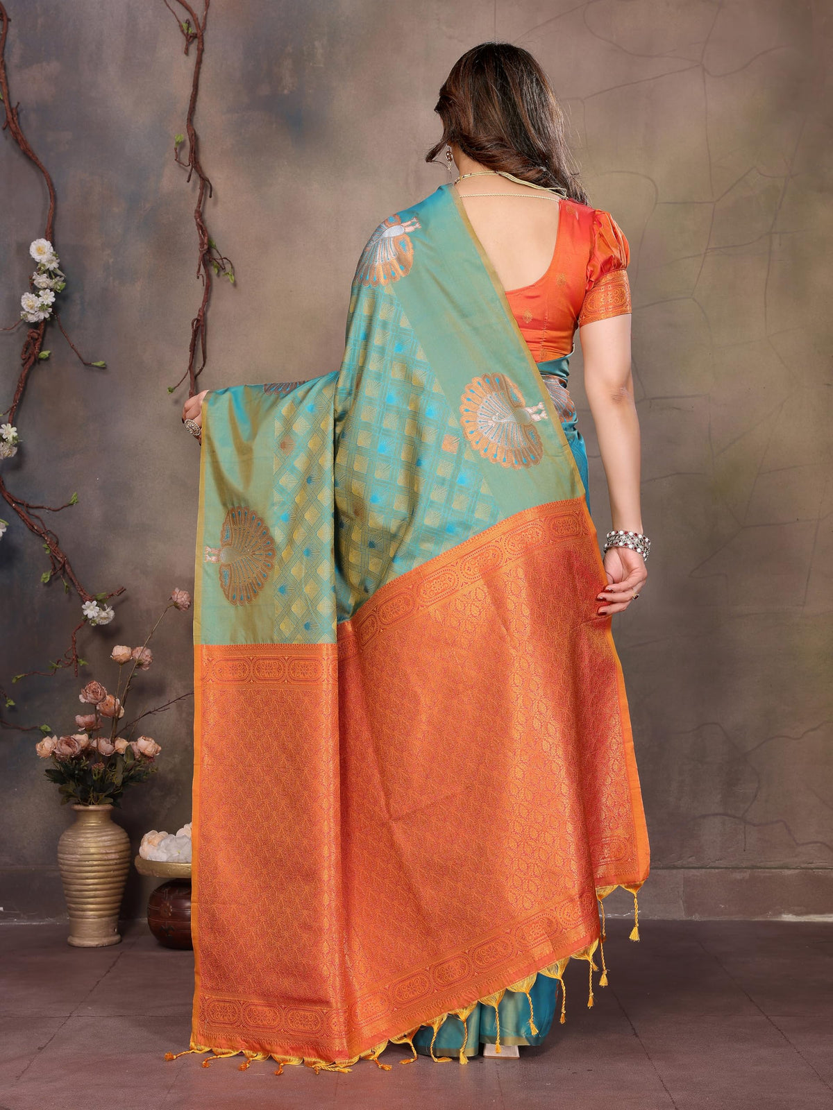 Vasthrlay Classic Weaving Saree with elegant Kanjivaram styling