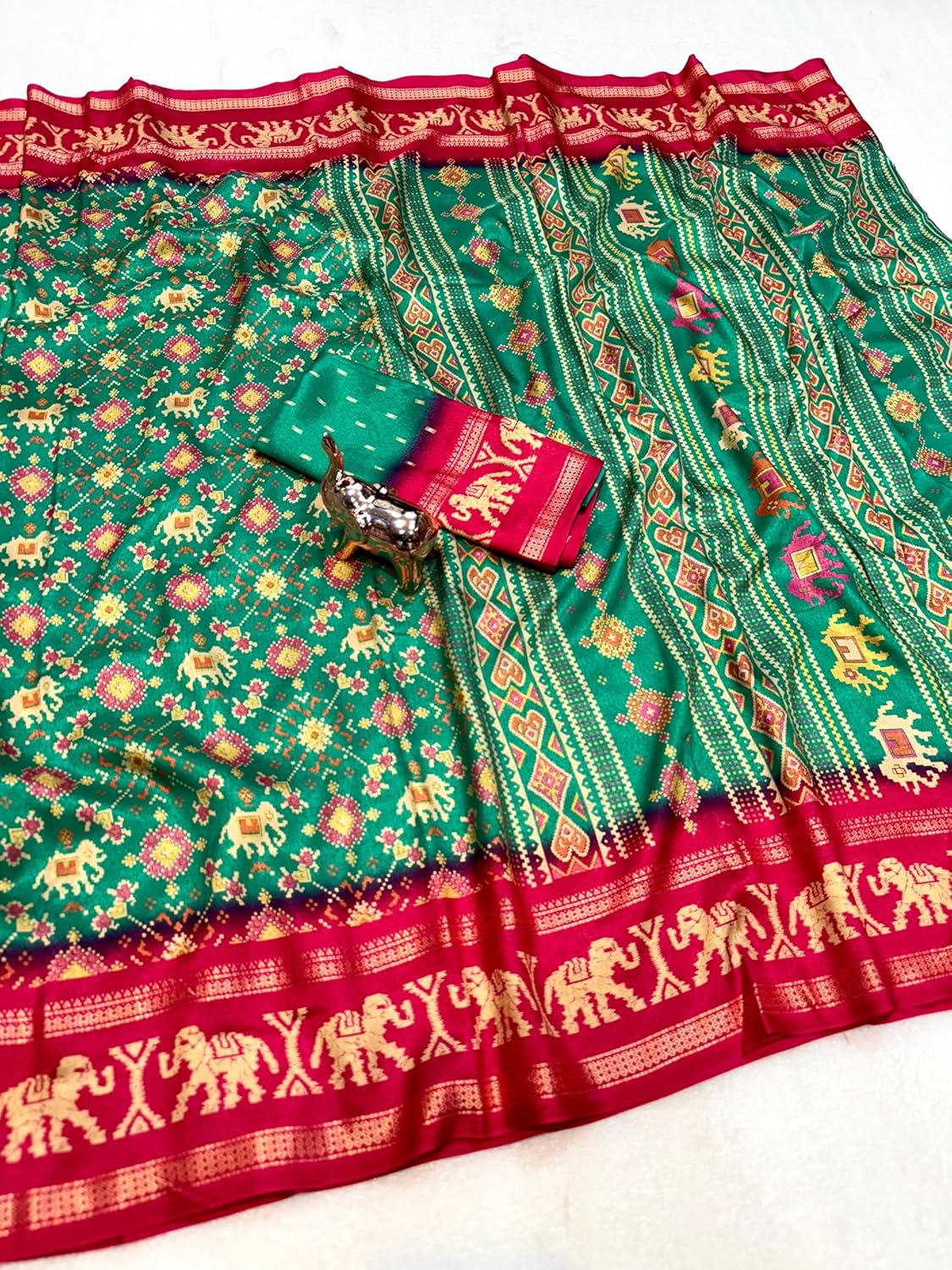 Vasthrlay Classic Designer Saree with elegant Ethnic styling