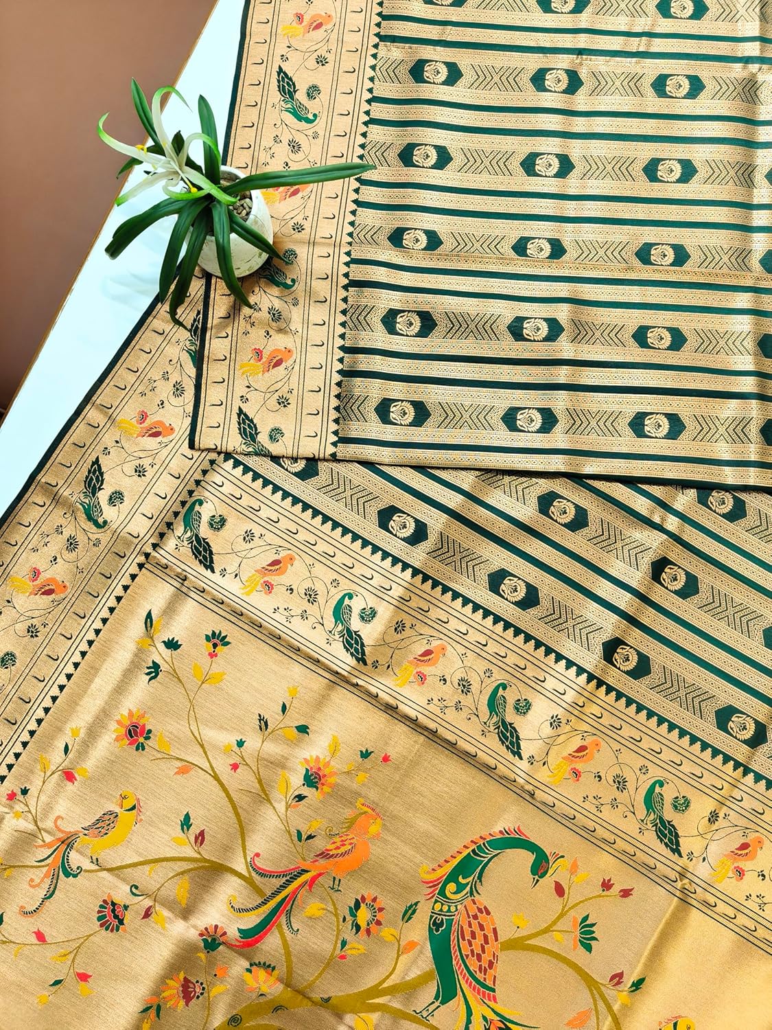 Vasthrlay Kanjivaram Classic Saree with decorative Weaving design