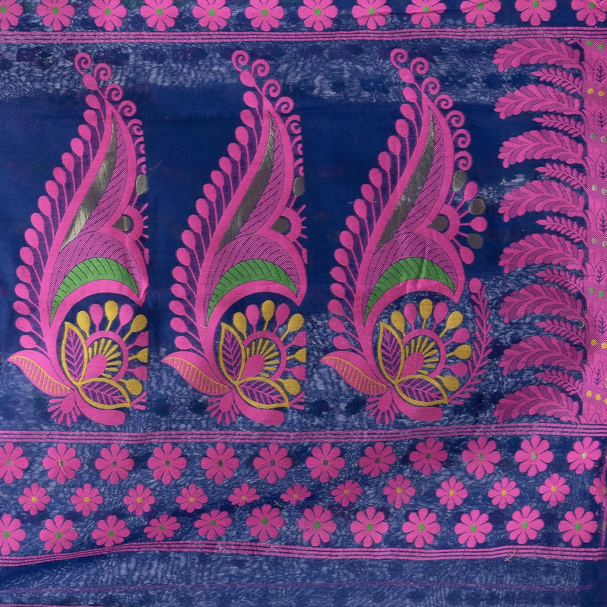 Vasthrlay Traditional Saree in Classic with refined ethnic appeal