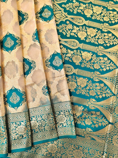 Vasthrlay Classic Weaving Saree with elegant Banarasi styling