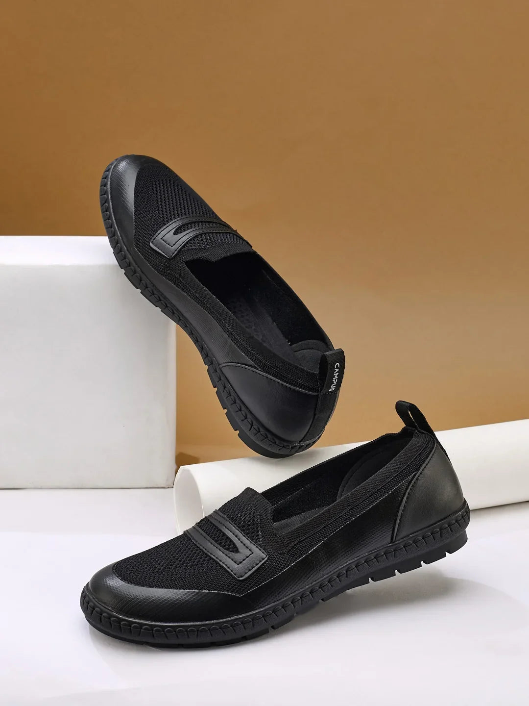 Campus AVERY Black Womens Walking Shoes