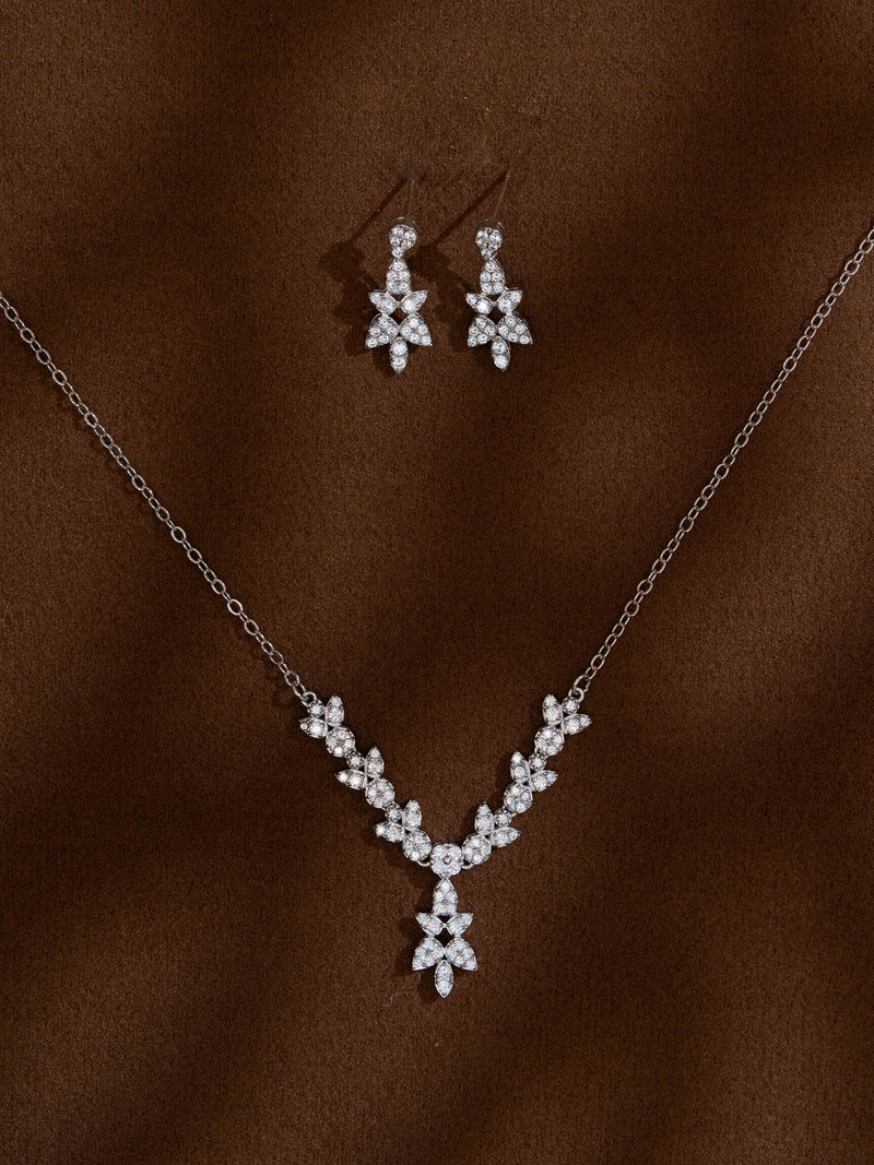 Zeraki Jewels Alya Silver Necklace Set