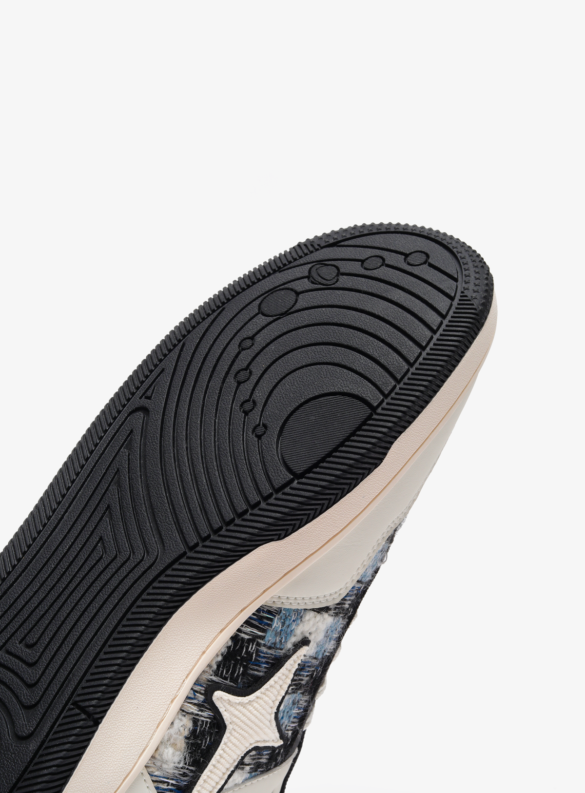 Comet X Lows Frostbite Sneakers