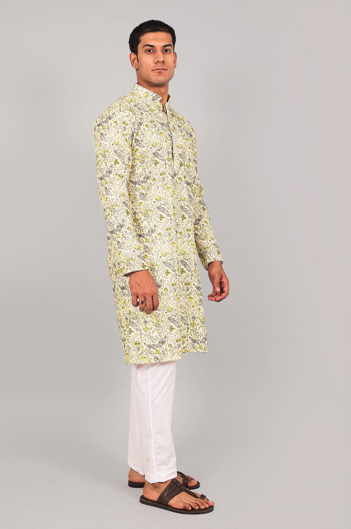 Veshbhoshaa Bluesaanchi Elegantly Casual Cream Flower Kurta Set - PUSHMYCART