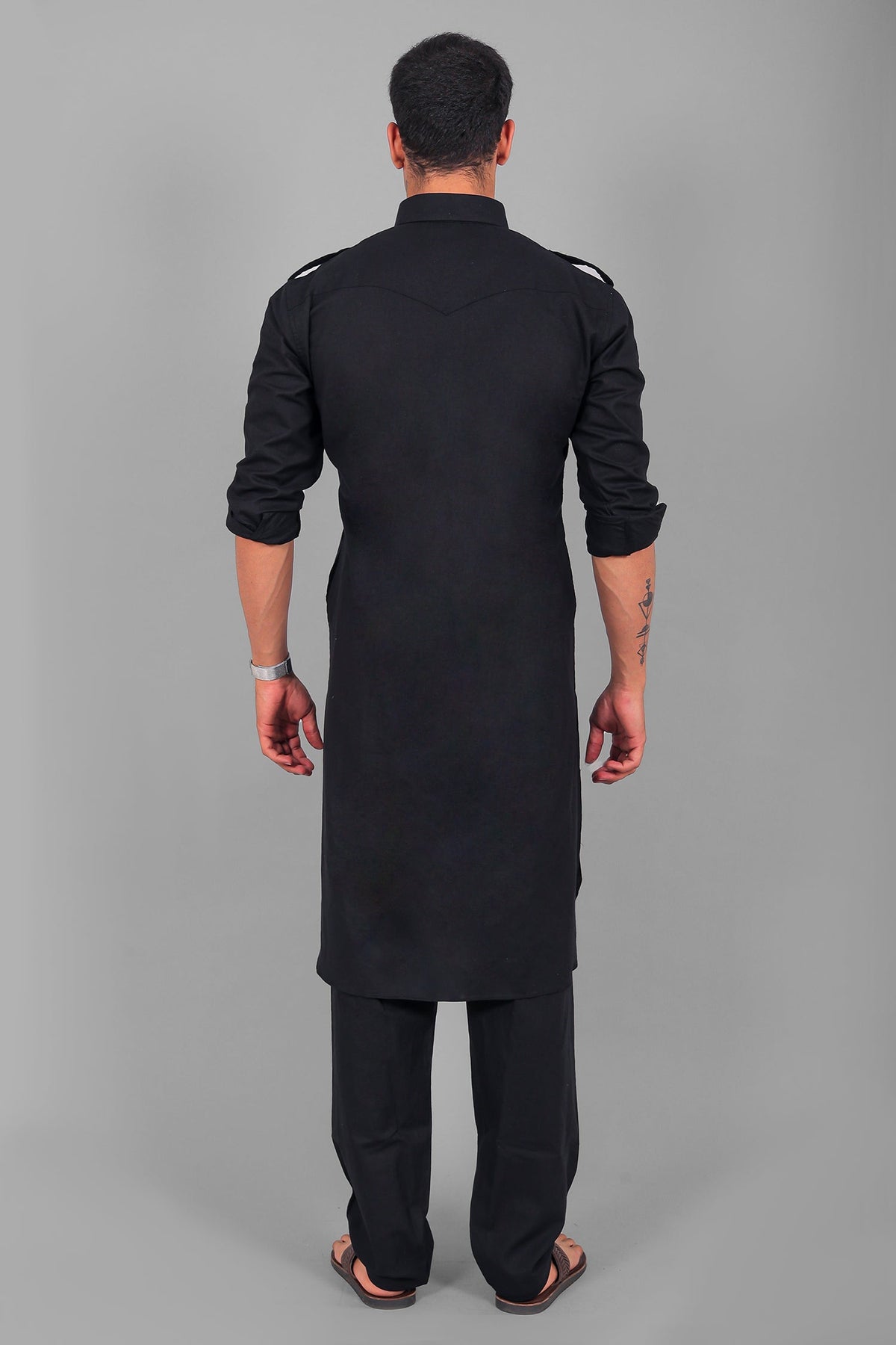 Veshbhoshaa Bluesaanchi Pathani Black Color Kurta With Trouser Pant - PUSHMYCART