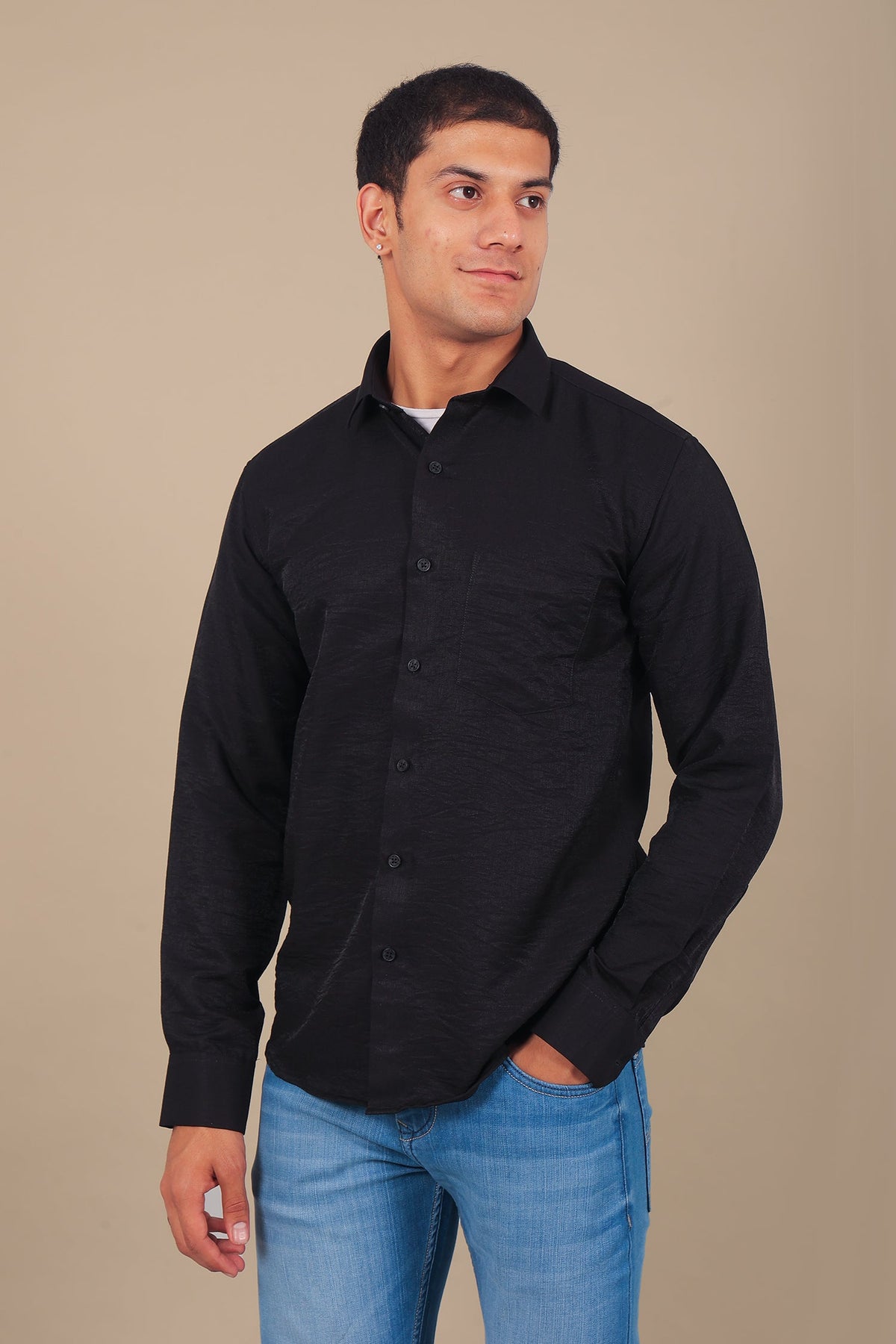 Veshbhoshaa Bluebird Men'S Black Knitted Plain Shirt - PUSHMYCART