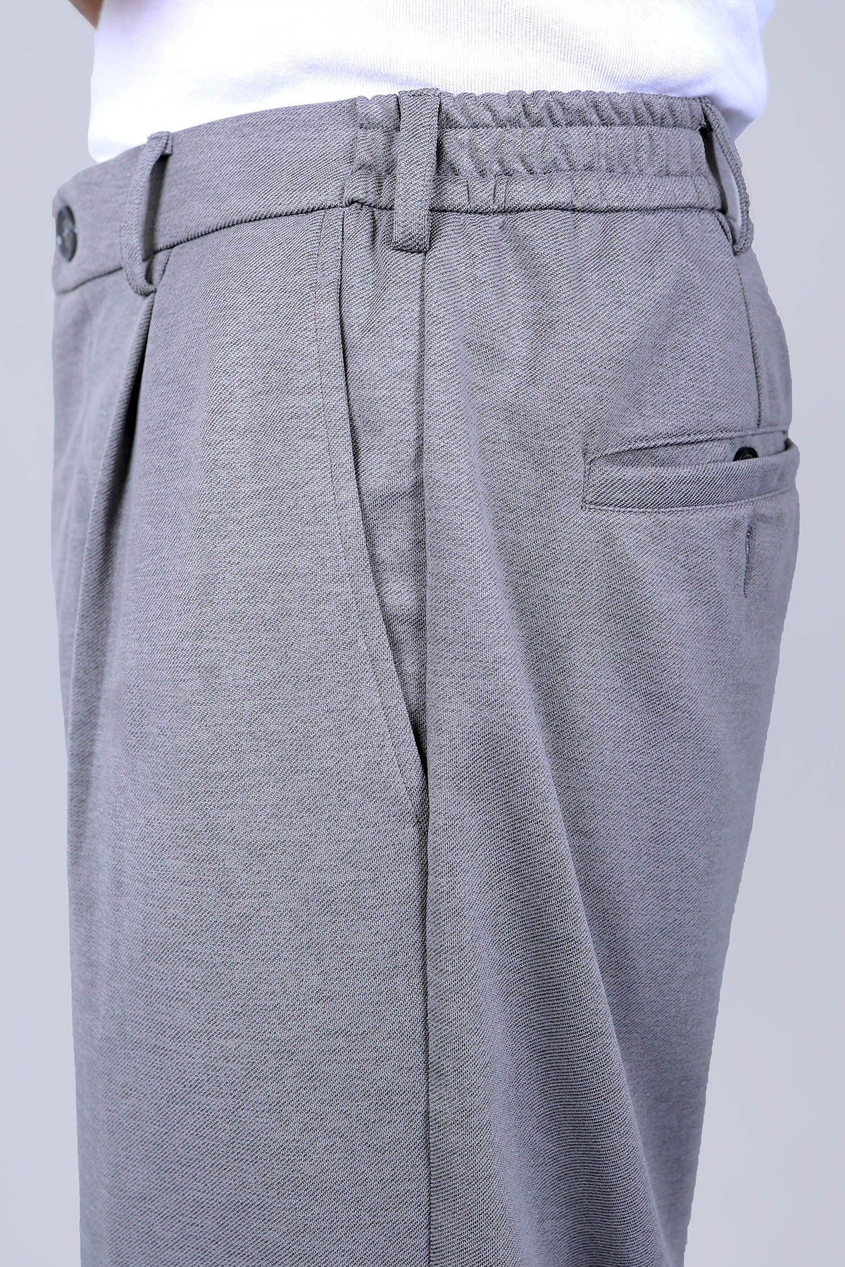 Veshbhoshaa Bluebird Korean Pleated Pant Grey Color - PUSHMYCART