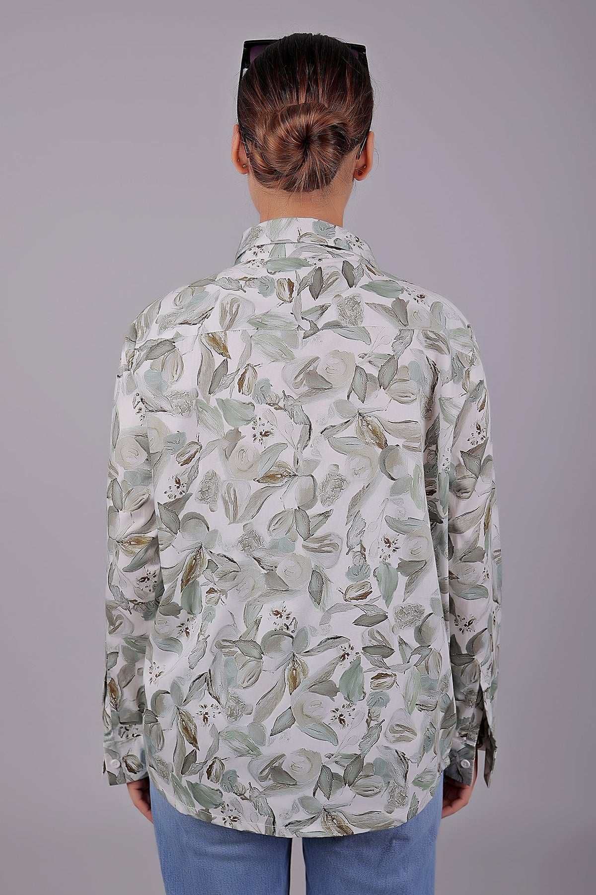 Veshbhoshaa Bluebird Women'S White Green Leaf Printed Satin Shirt - PUSHMYCART