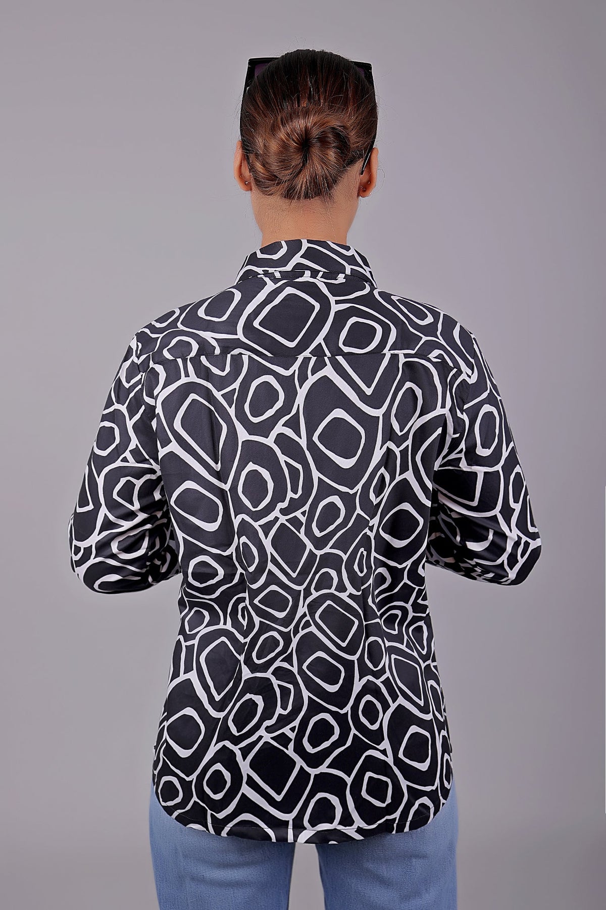 Veshbhoshaa Bluebird Women'S Black Print Satin Shirt - PUSHMYCART