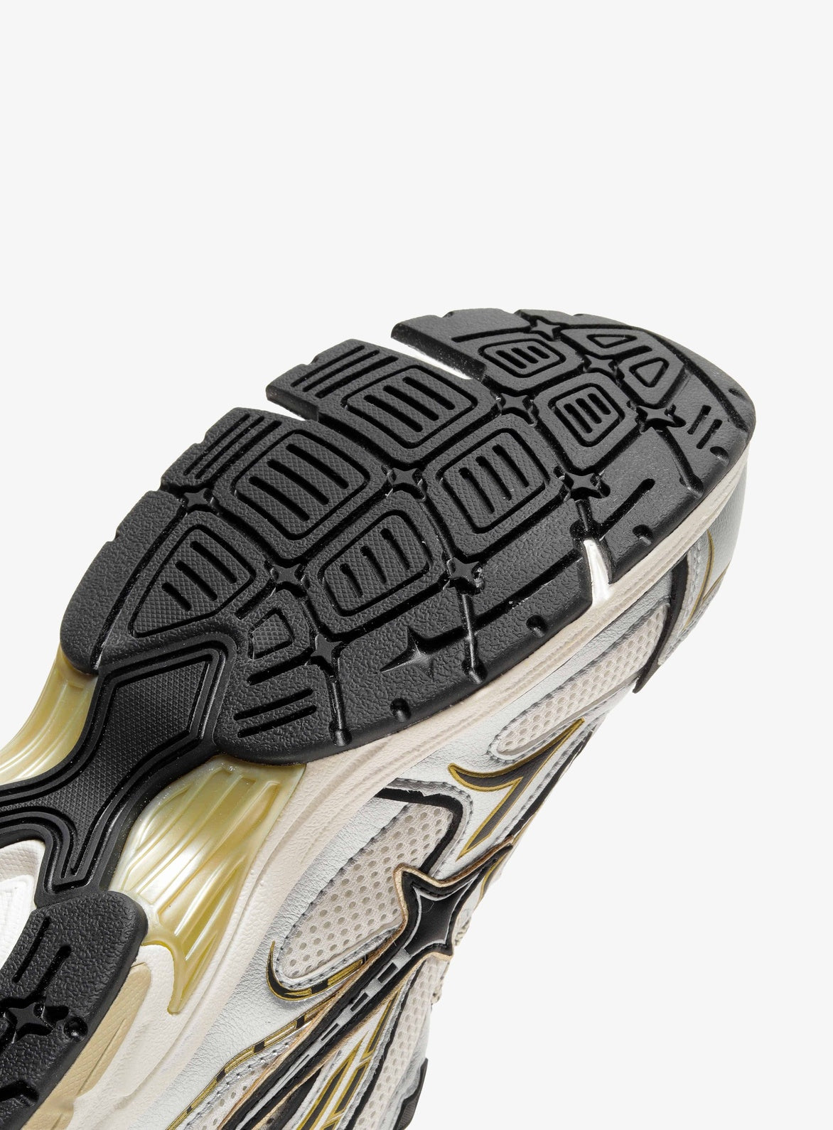 Comet Apex Onyx Sneakers