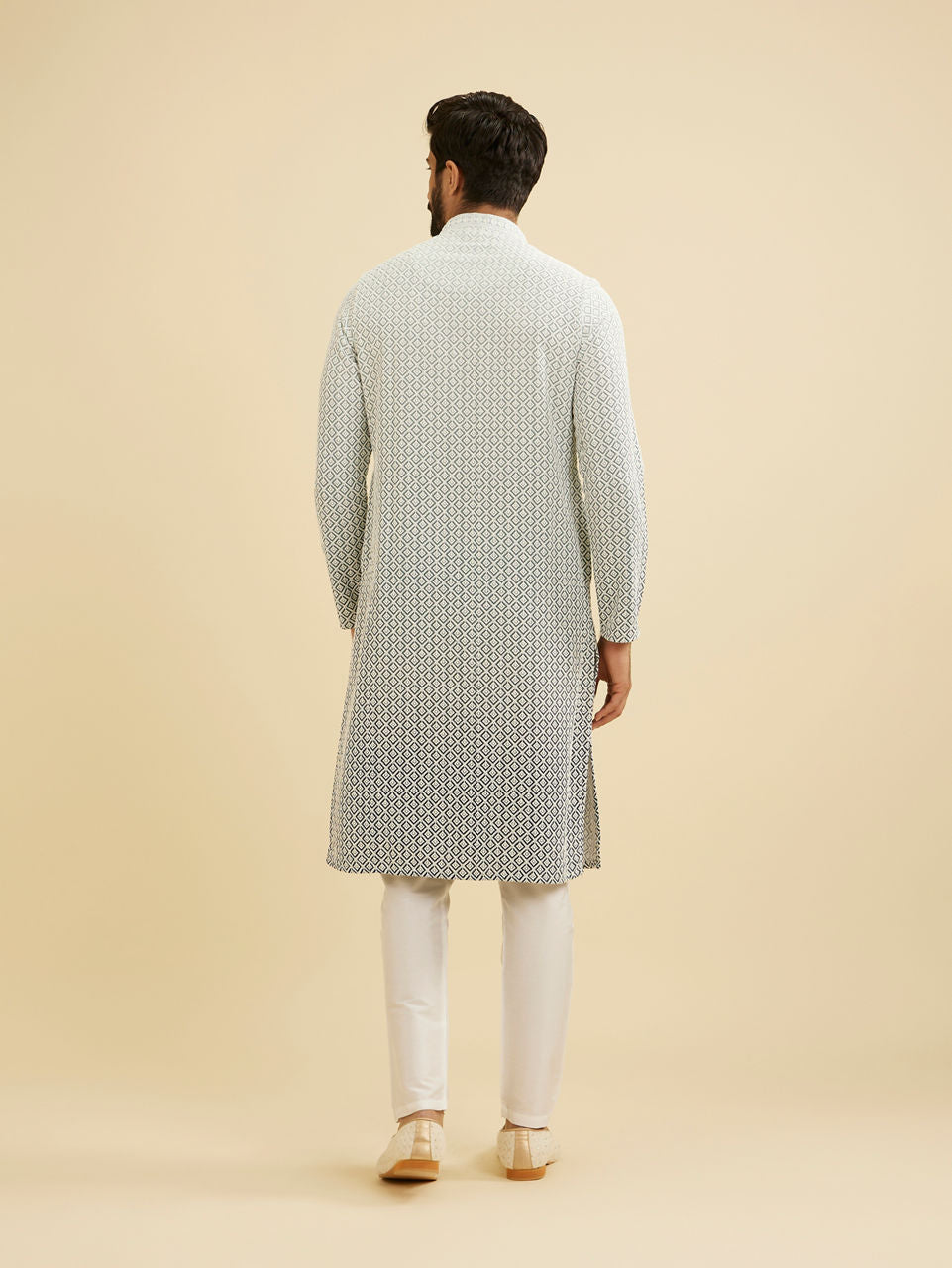Manyavar Ash Grey Ombre Kurta Set with Chikankari Work - view 5
