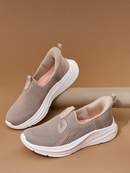 Campus DAVO Beige Womens Walking Shoes