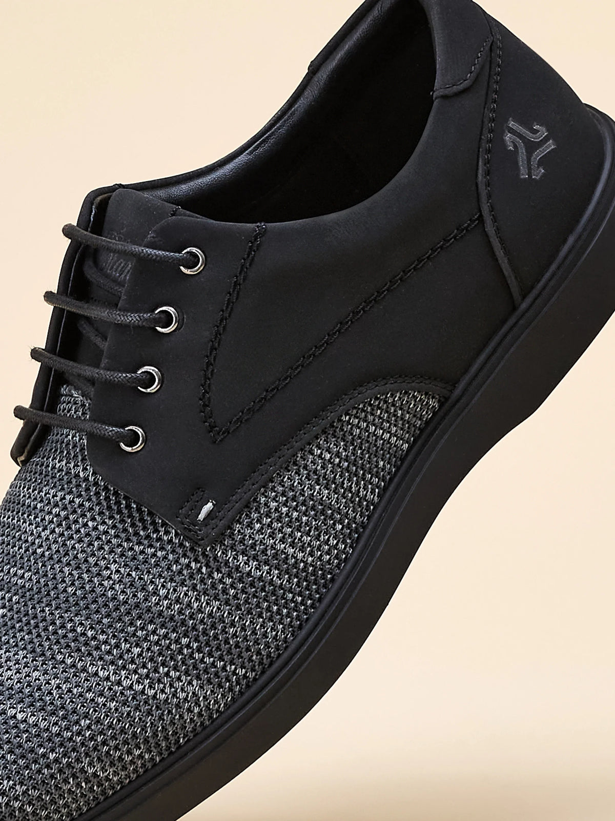Campus ELAN 26 Black Mens Formal Sneakers