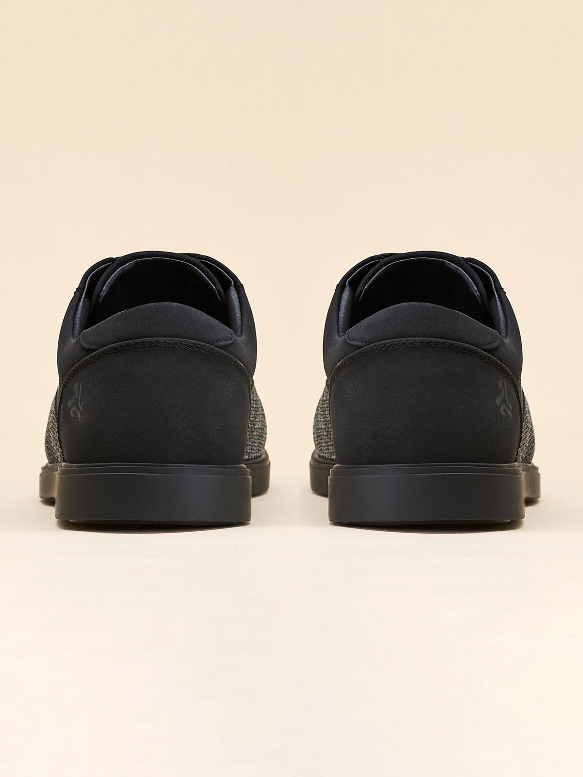 Campus ELAN 26 Black Mens Formal Sneakers