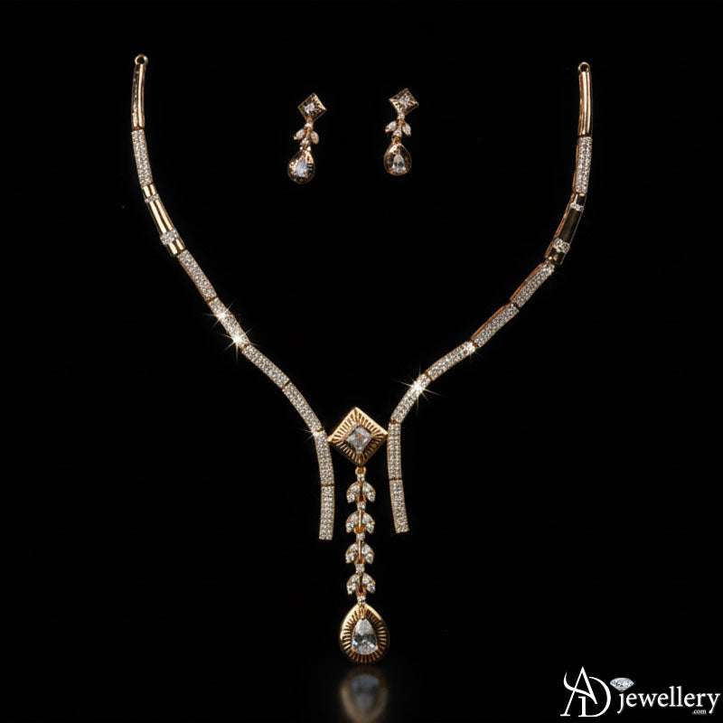 Necklace set worn on a model