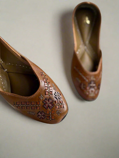 Juttix Classic Caramel Juttis for Women