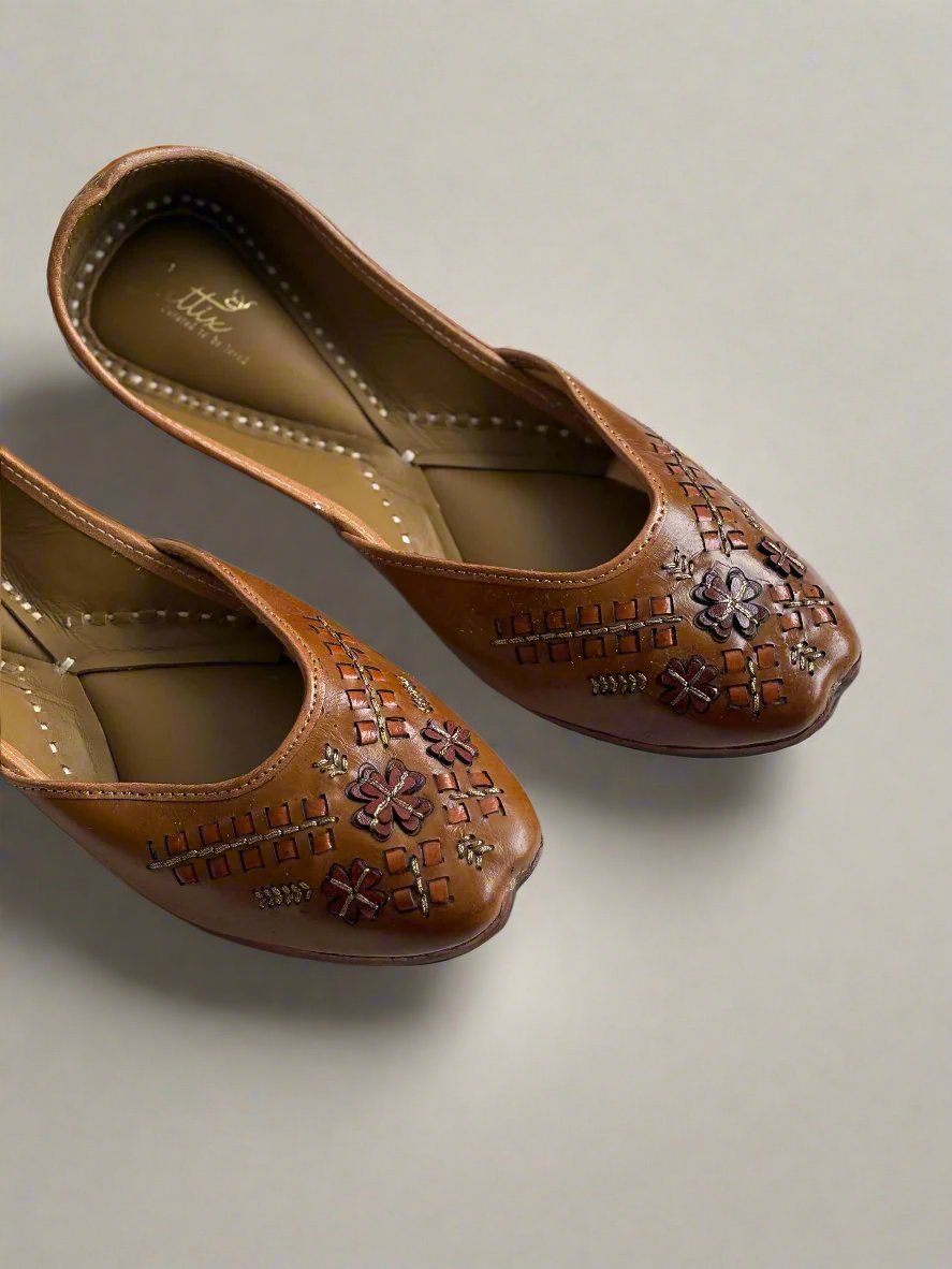 Juttix Classic Caramel Juttis for Women