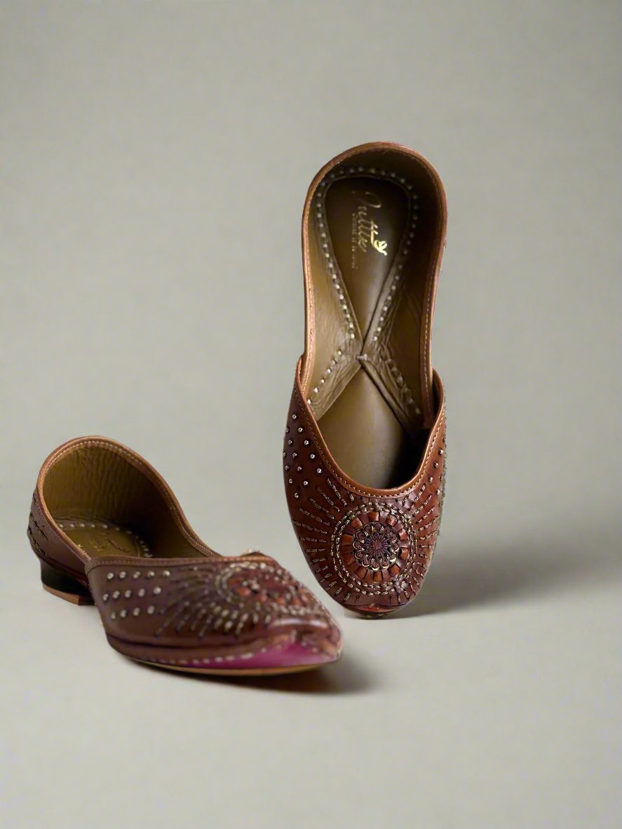 Juttix Vintage Tan Juttis for Women
