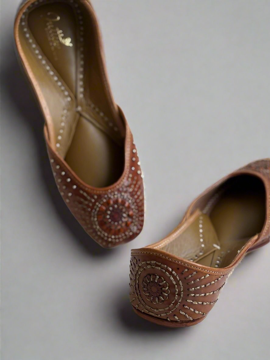 Juttix Vintage Tan Juttis for Women
