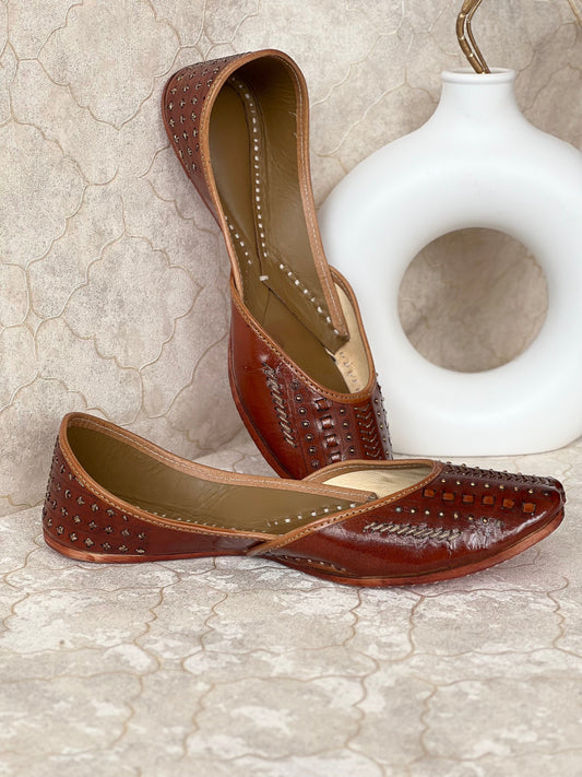 Juttix Classic Tan Juttis for Women