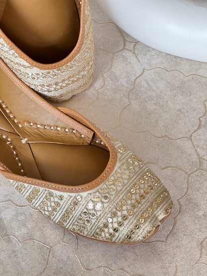 Juttix Era Juttis for Women