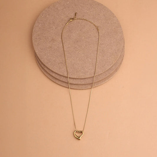 Palmonas Curved Heart Necklace