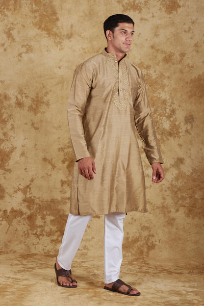 Veshbhoshaa Bluesaanchi Royal Elegance Ecru Handloom Embroidery Kurta Set - PUSHMYCART