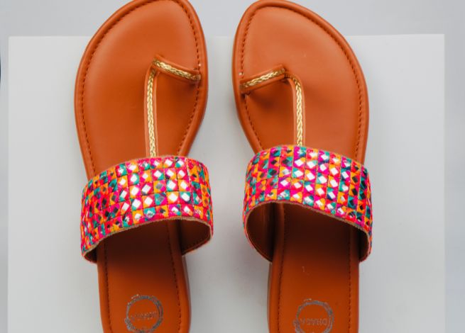 Dhaga Prism Glimmer Flat Kolhapuri for Women