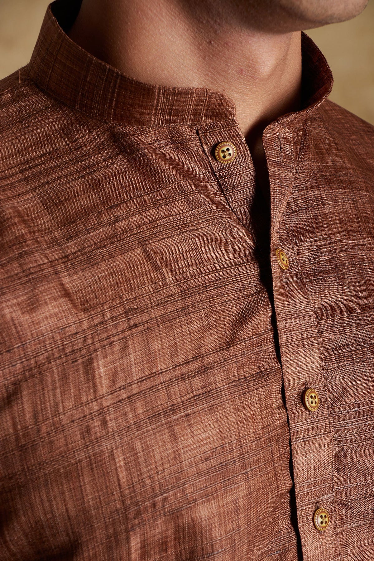 Veshbhoshaa Bluesaanchi Dark Brown Textured Men'S Kurta Set - PUSHMYCART