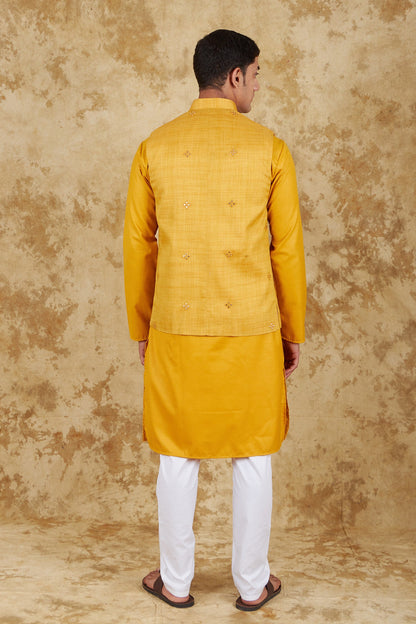 Veshbhoshaa Bluesaanchi Yellow Waistcoat Set - PUSHMYCART