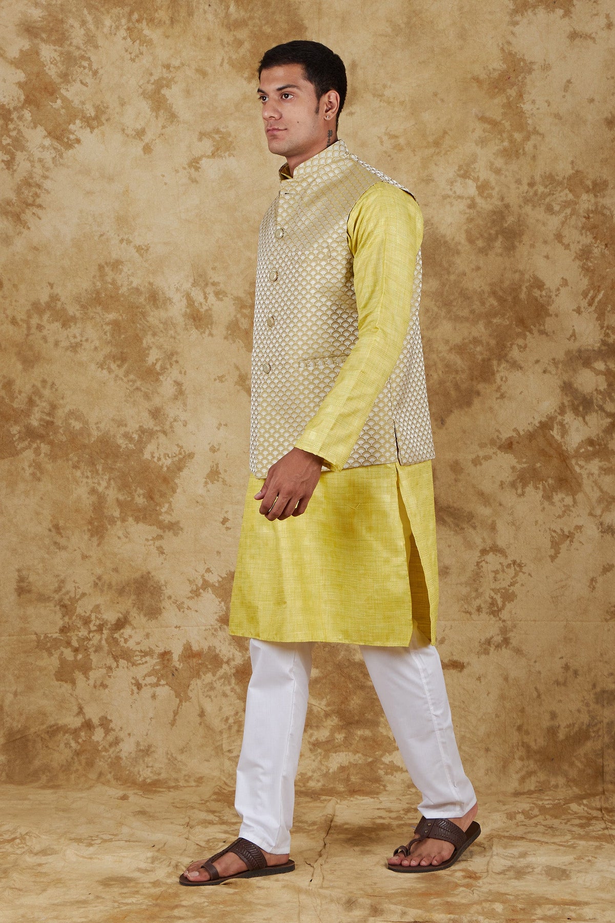 Veshbhoshaa Bluesaanchi Yellow Jacquard Waistcoat Set - PUSHMYCART