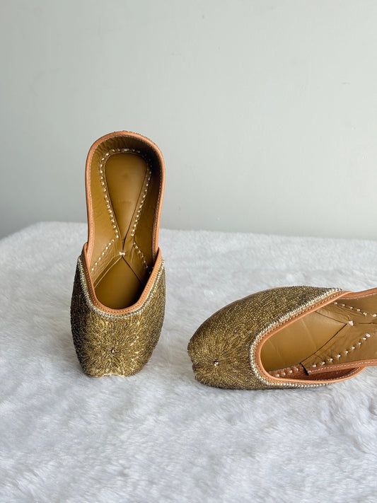 Juttix Aurelia Gold Juttis for Women