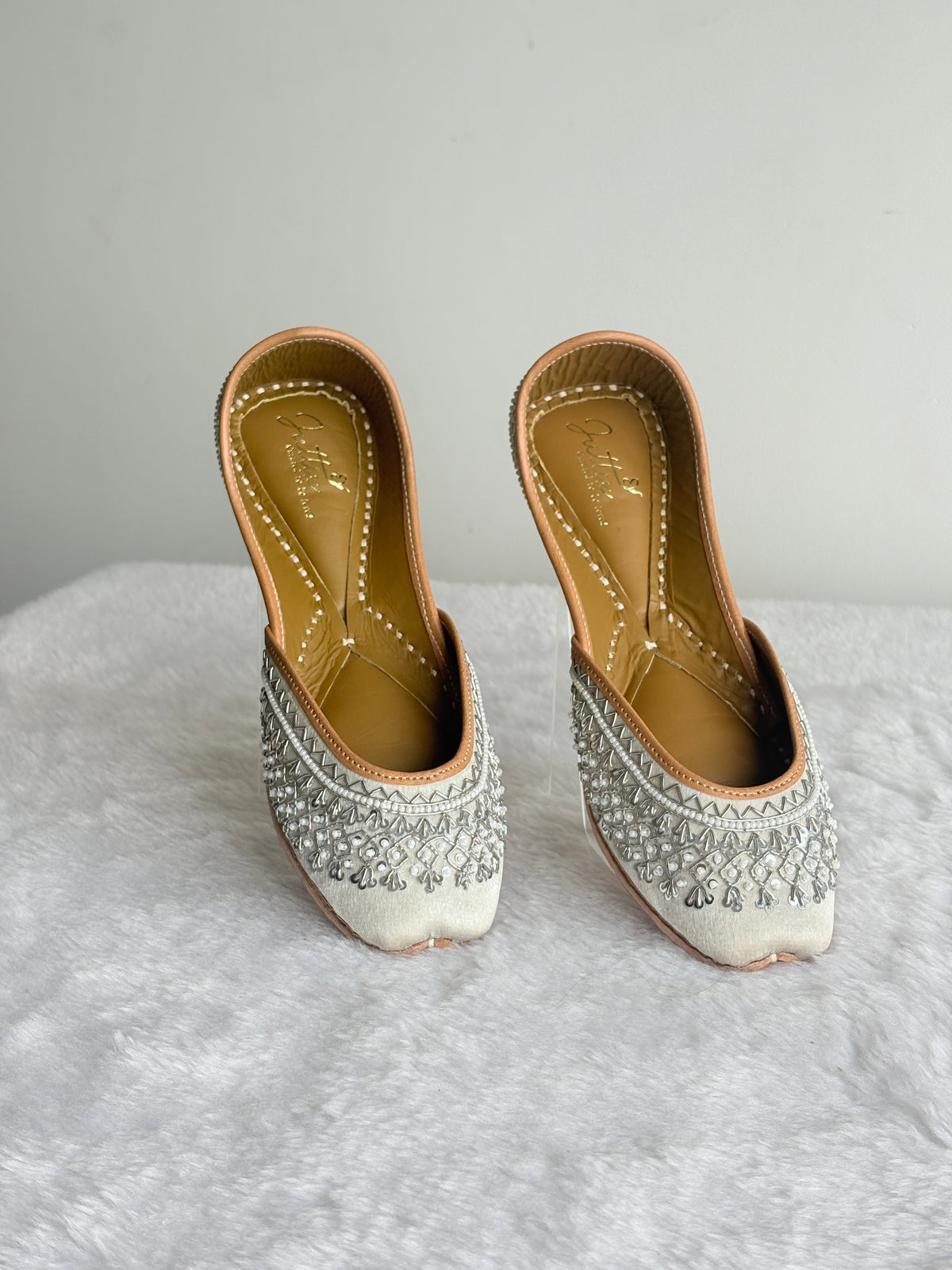 Juttix Chandni Silver Juttis for Women